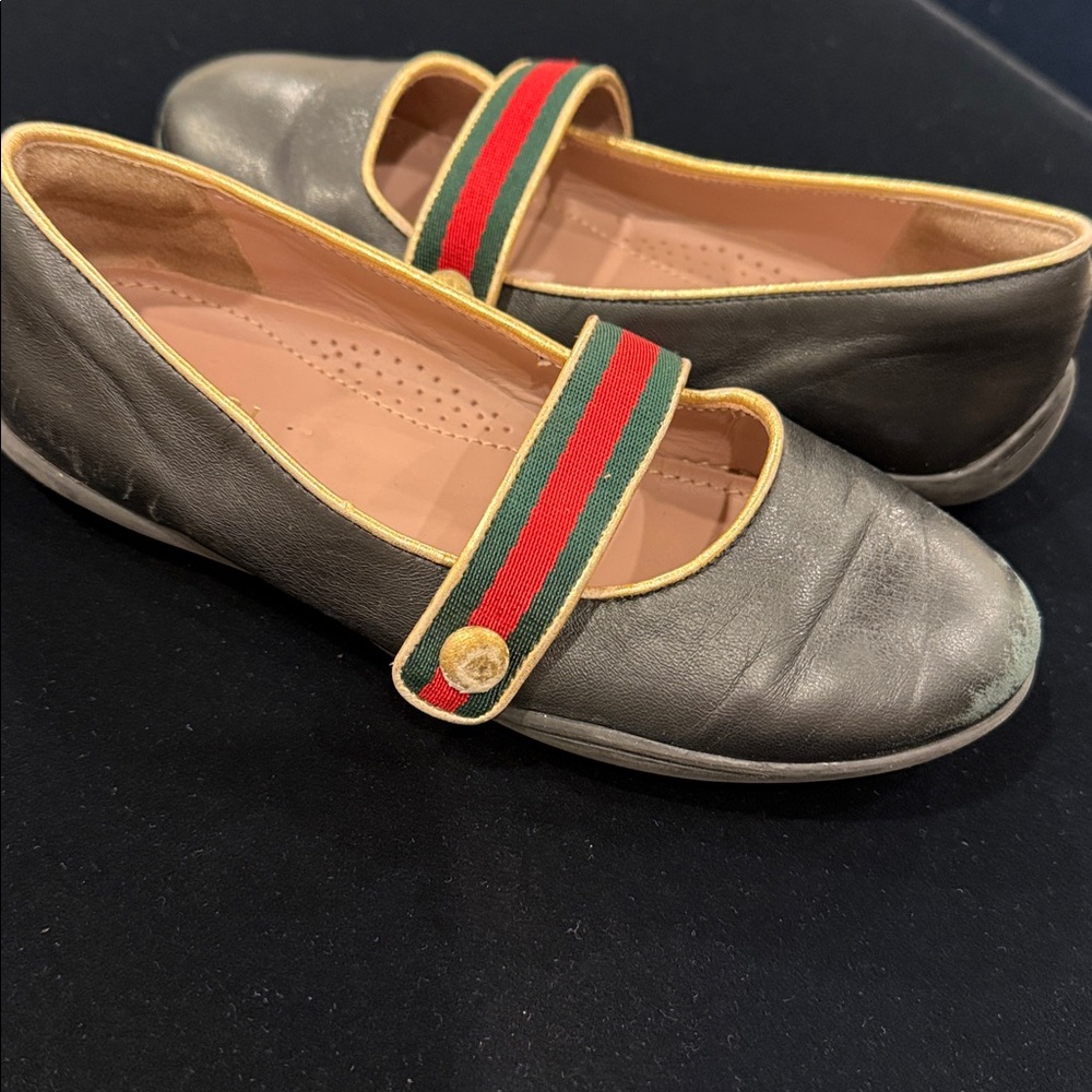 Gucci Black Leather Flats with Green and Red Stripe - Picture 5 of 10